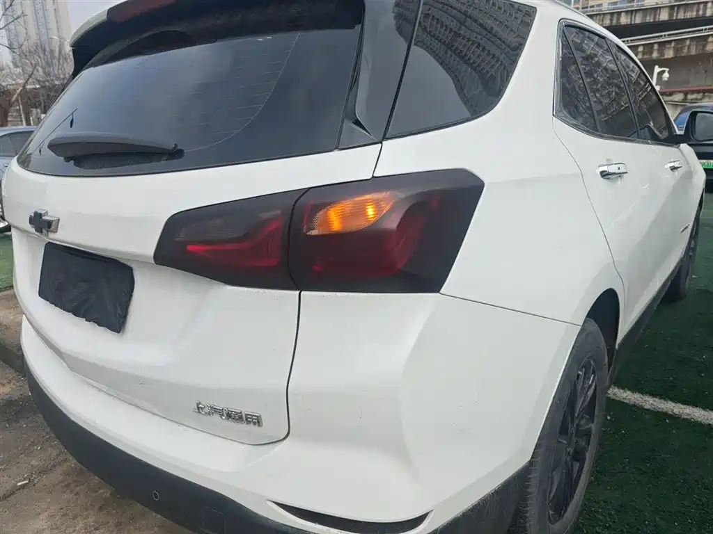 Chevrolet Equinox 2017 535T Automatic Realm Edition фото 24