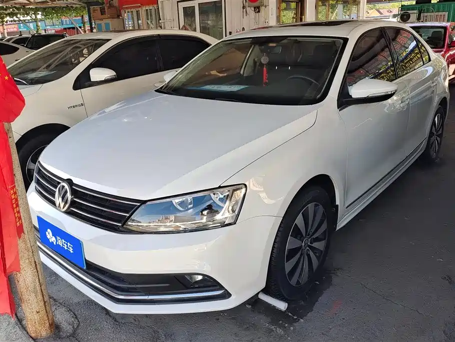 Volkswagen Sagitar 2017 180TSI Auto Exclusive Edition фото 2