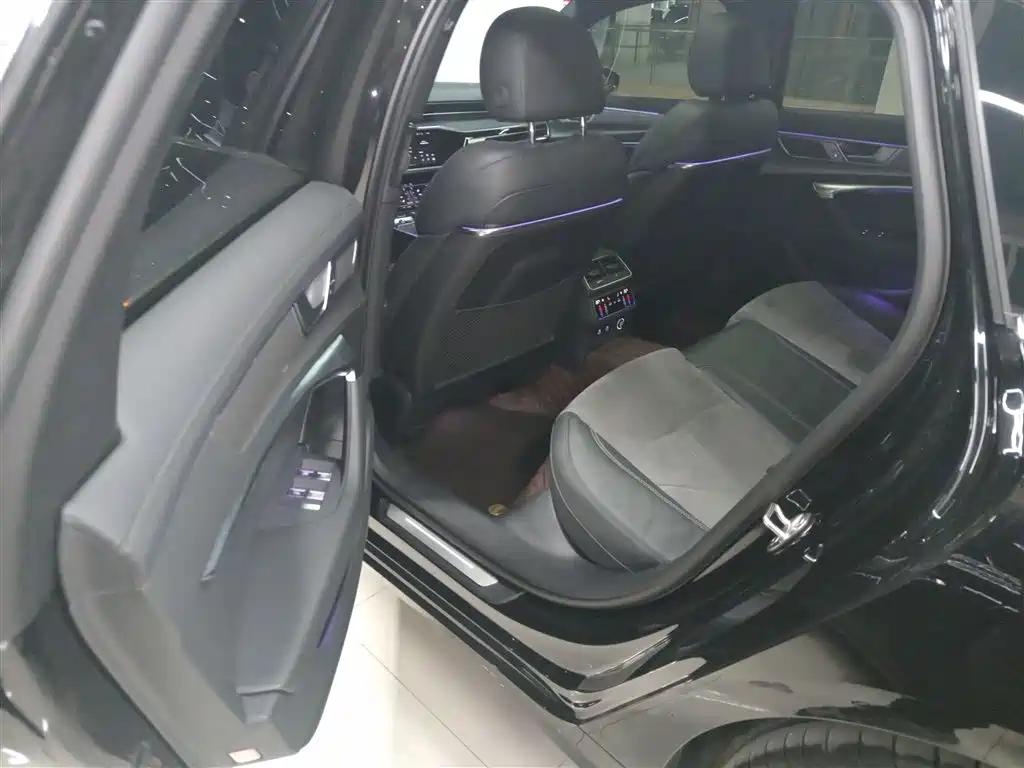 Audi A6L 2024 45 TFSI Premium Dynamic фото 17