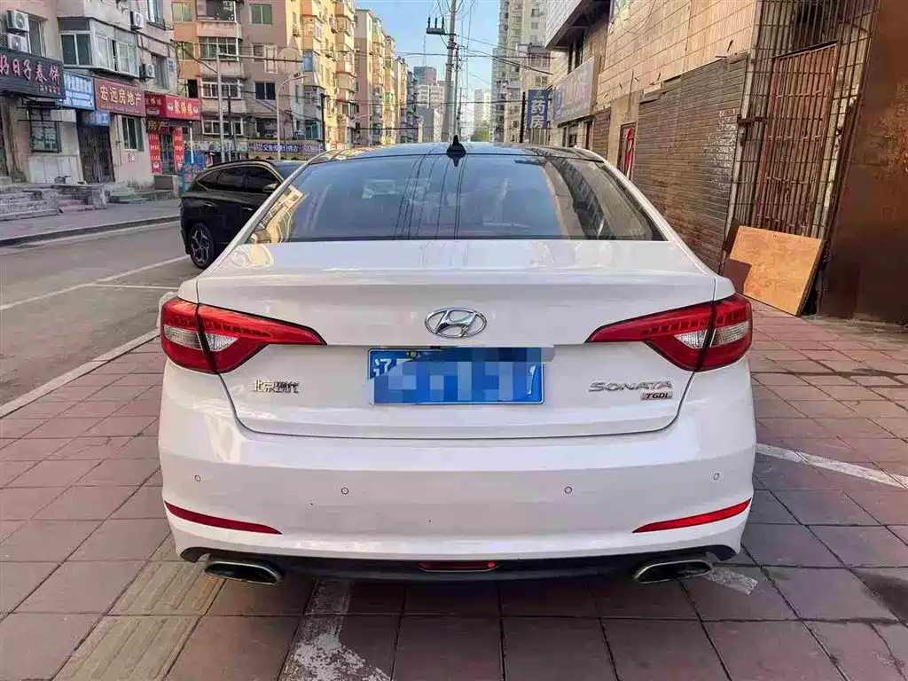 Hyundai Sonata 2015 1.6T DLX Premium фото 5