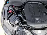 Фото 10 - Audi A8