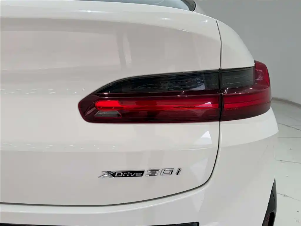 BMW X4 2022 Facelift xDrive 30i M Sport Shadow Edition фото 10