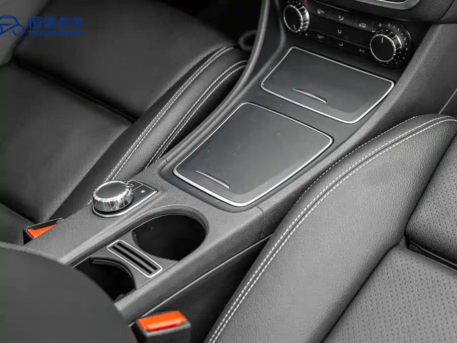 Mercedes-Benz GLA 2018 GLA 200 Dynamic фото 19
