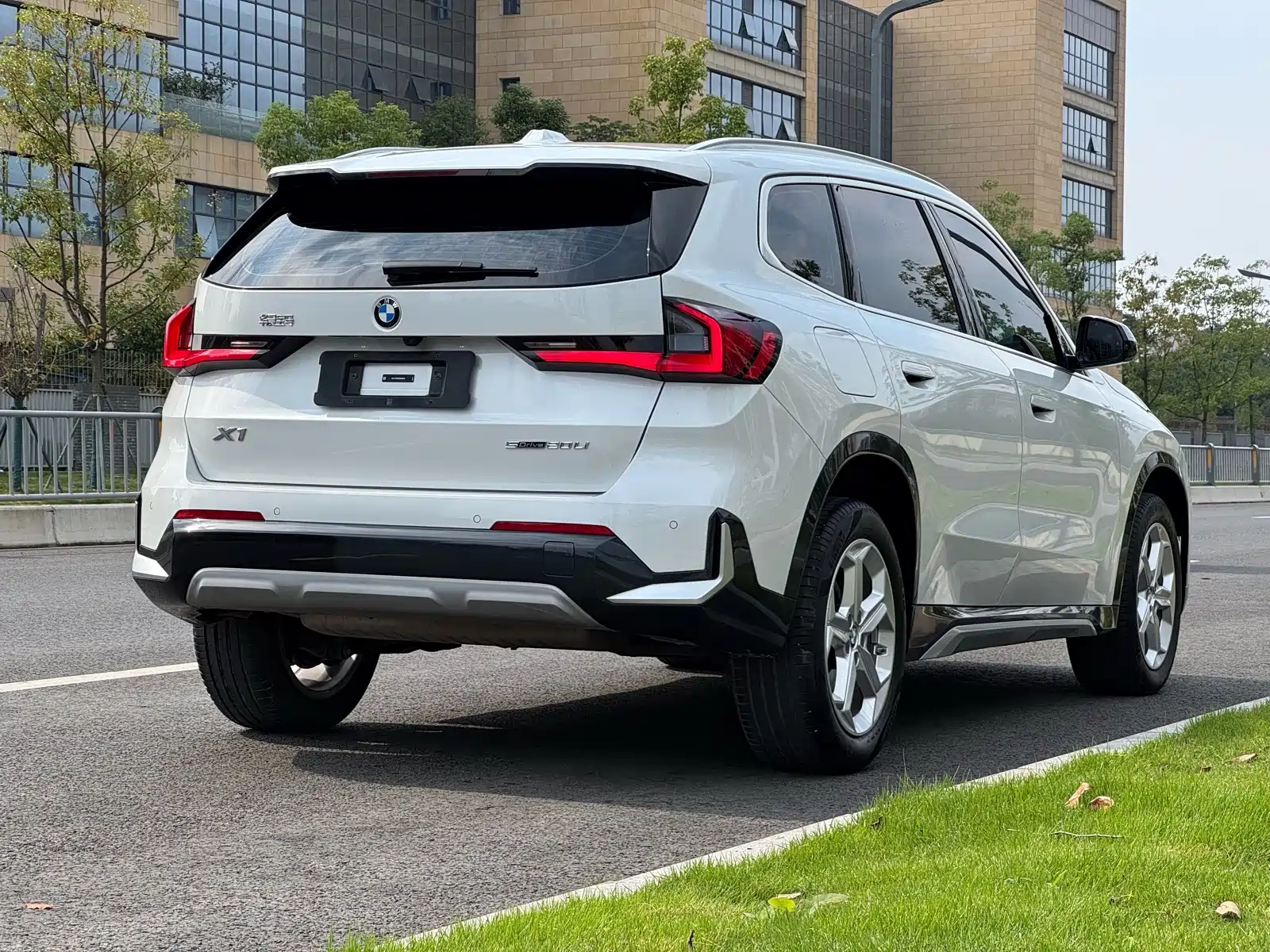 Фото 16 - BMW X1