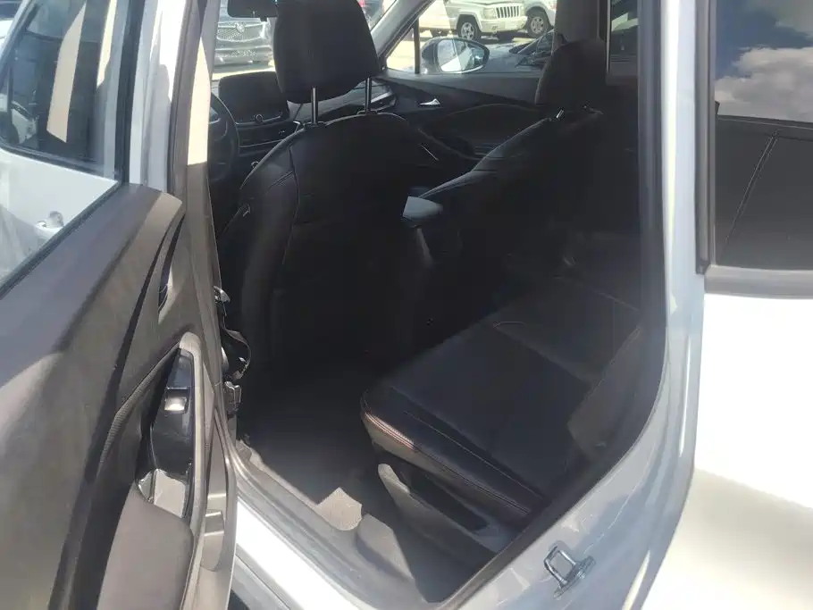 Chevrolet Volando 2023 2020 Mild Hybrid Redline 530T Automatic Premium Edition (5+2 seater)