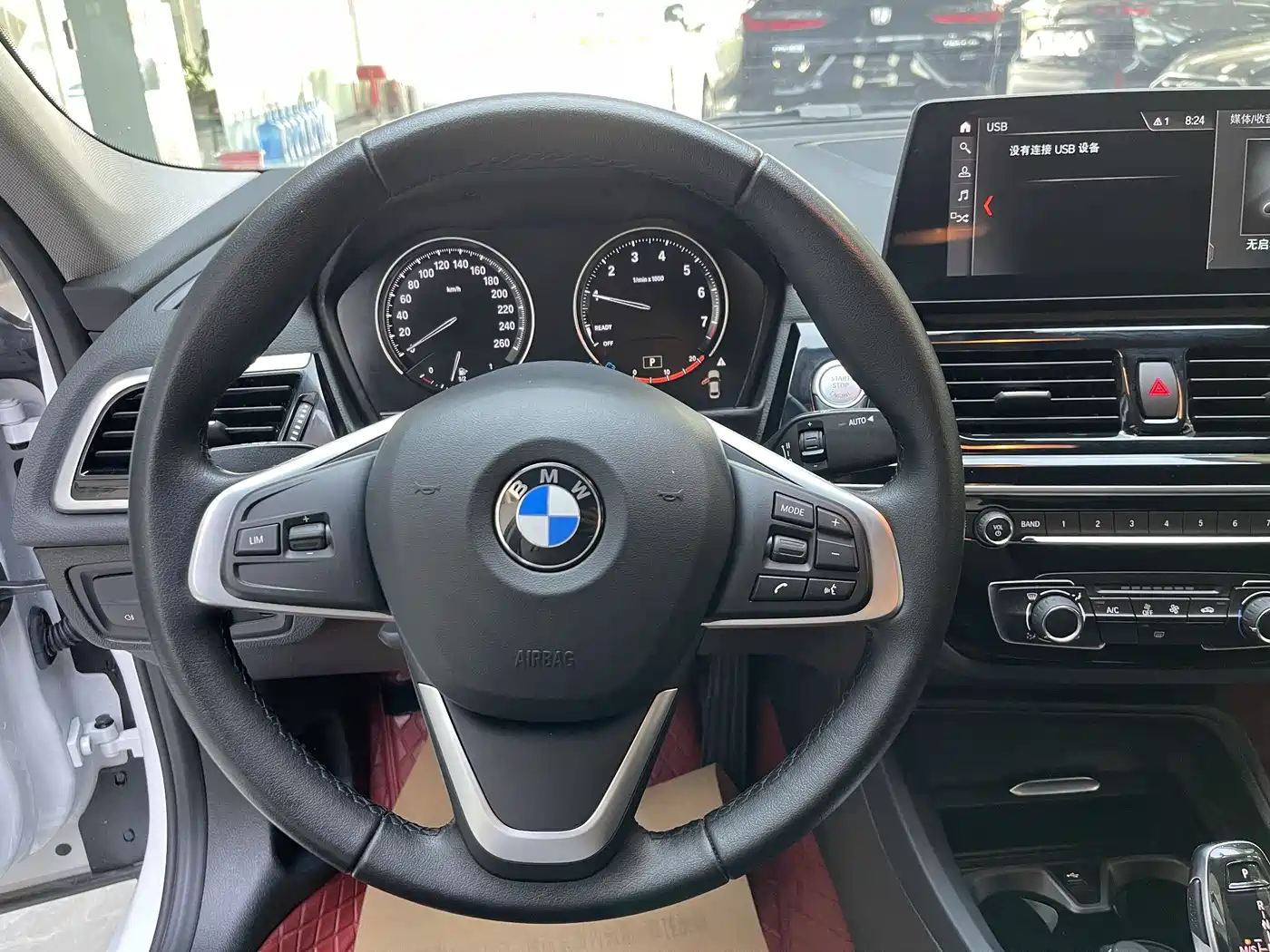 BMW 1 Series 2023 120i M Sport фото 9