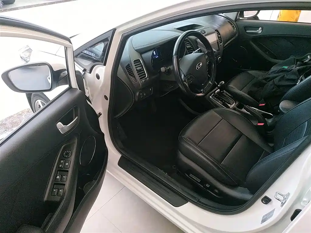 Kia K3 2017 1.6L Automatic 15th Anniversary Special GLS фото 16