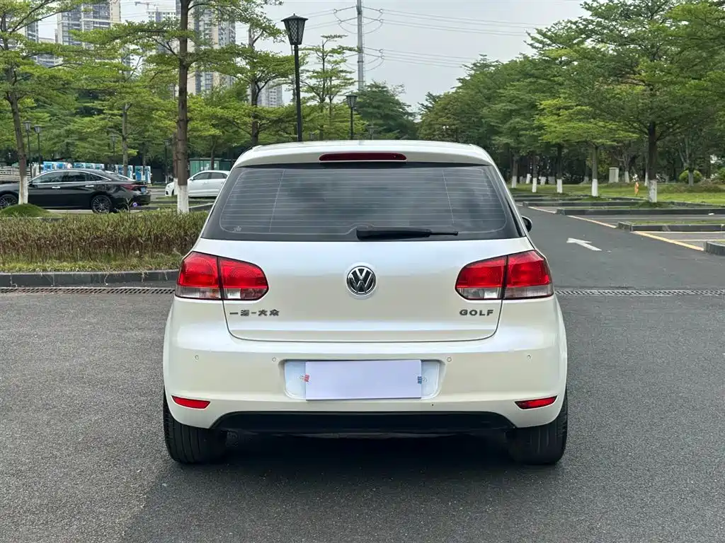 Volkswagen Golf 2012 1.6 Automatic Comfort Type фото 14