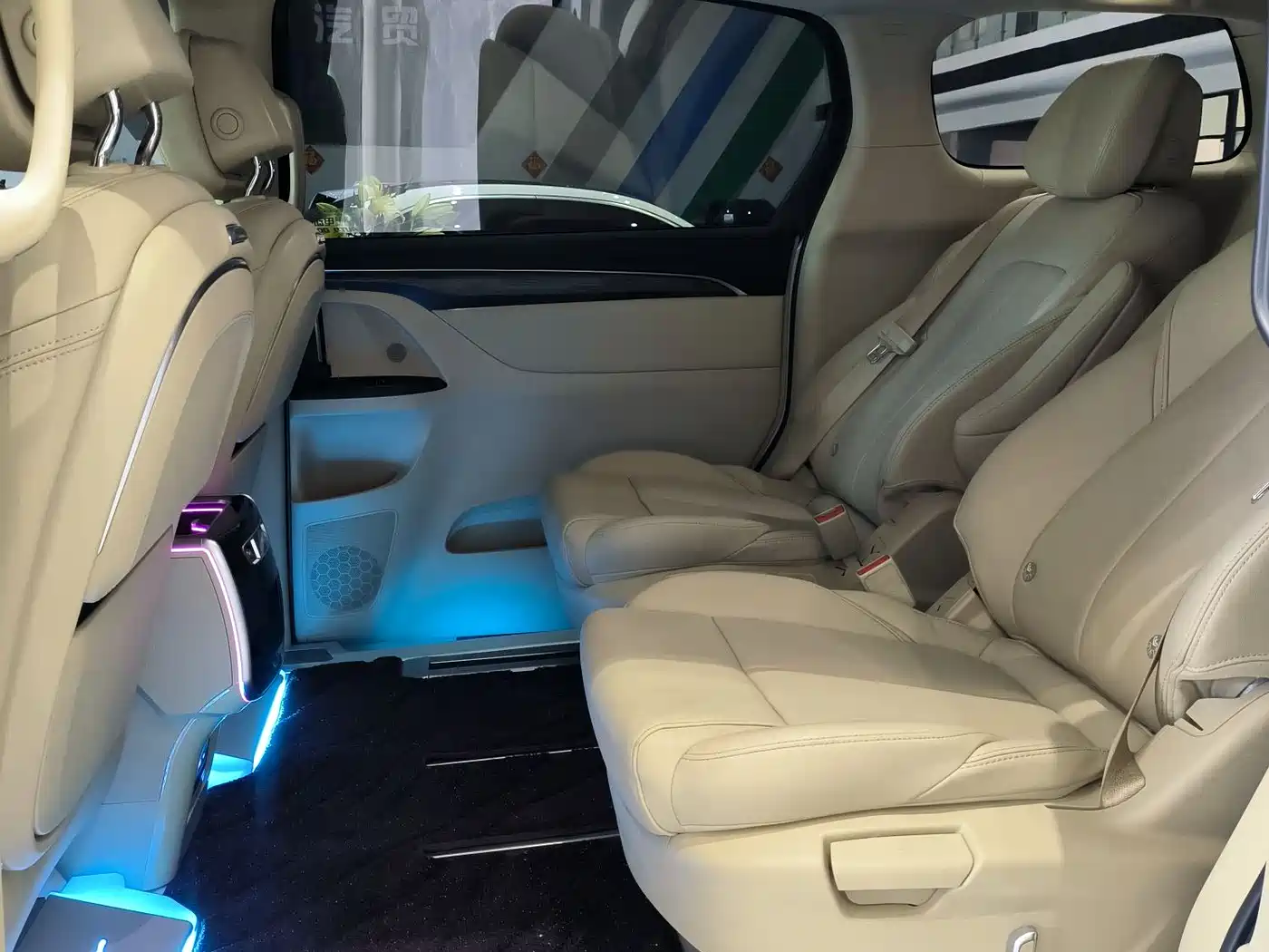 Buick GL8 2023 ES Landmaster Exclusive фото 8