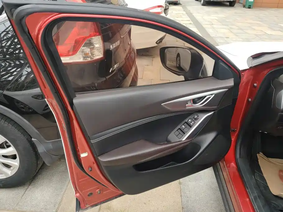 Mazda CX-4 2016 2016 2.5L AWD Sky Passion Edition