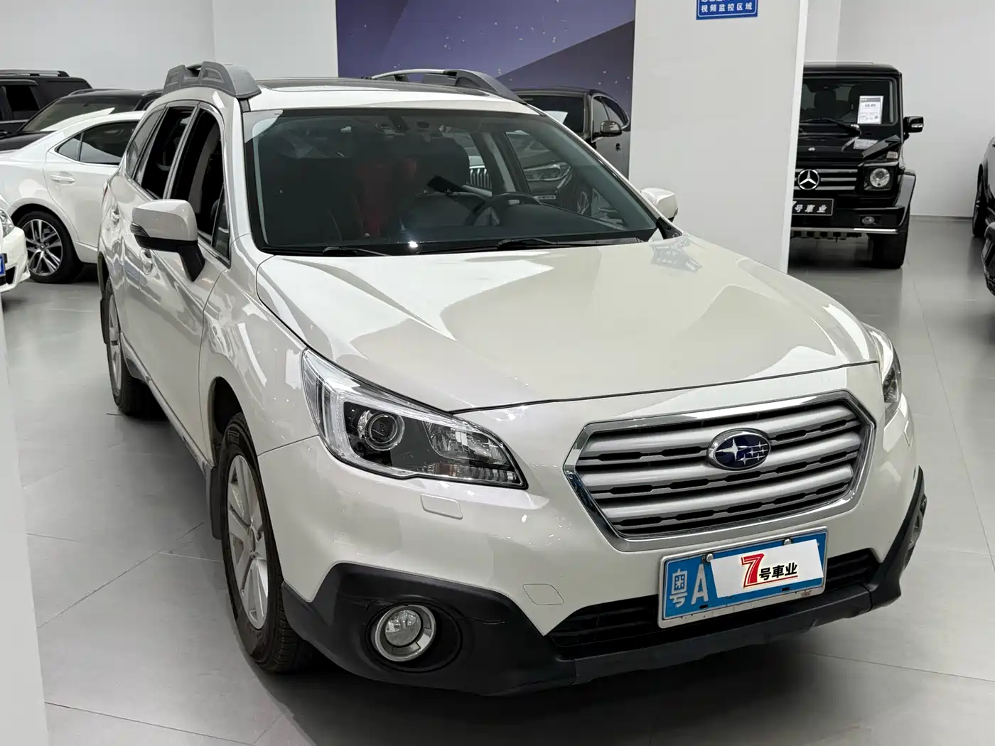 Subaru Outback 2015 2.5i Luxury Navigation Edition фото 2