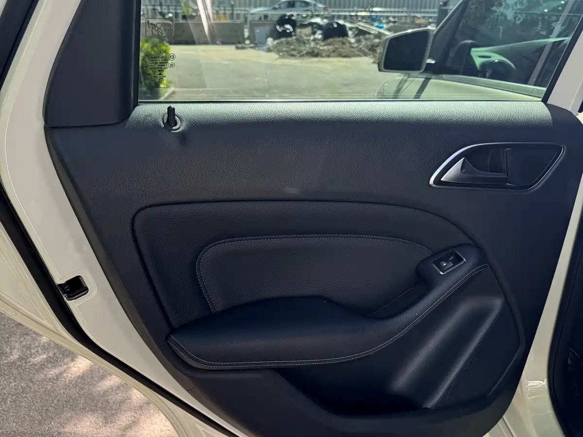 Mercedes-Benz B-Class 2017 B 200 Dynamic фото 8