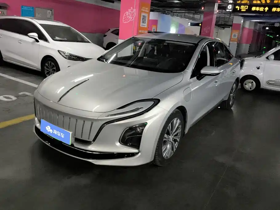 Hongqi E-QM5 2024