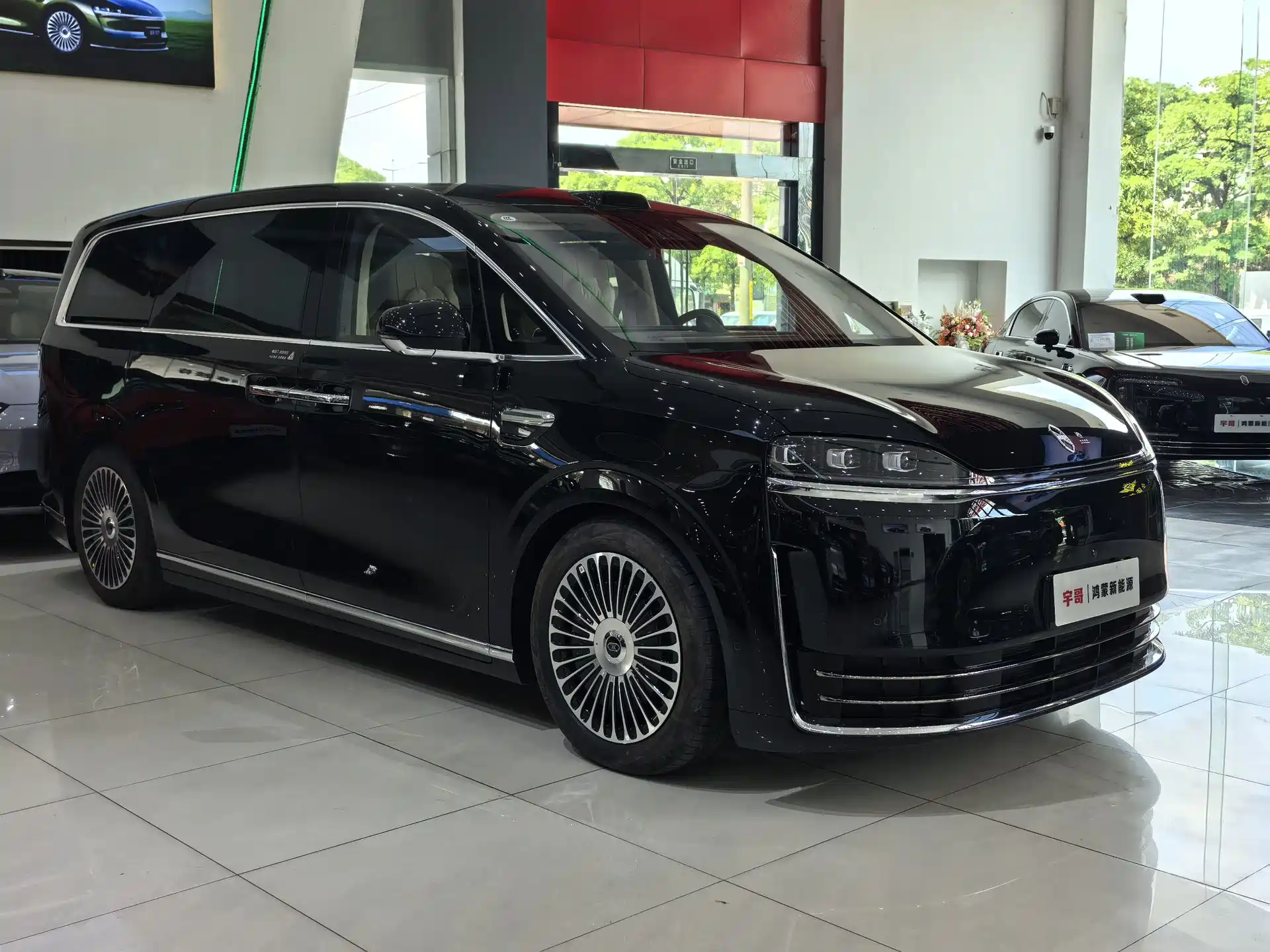 Фото 3 - Zhijie Zunjie MPV