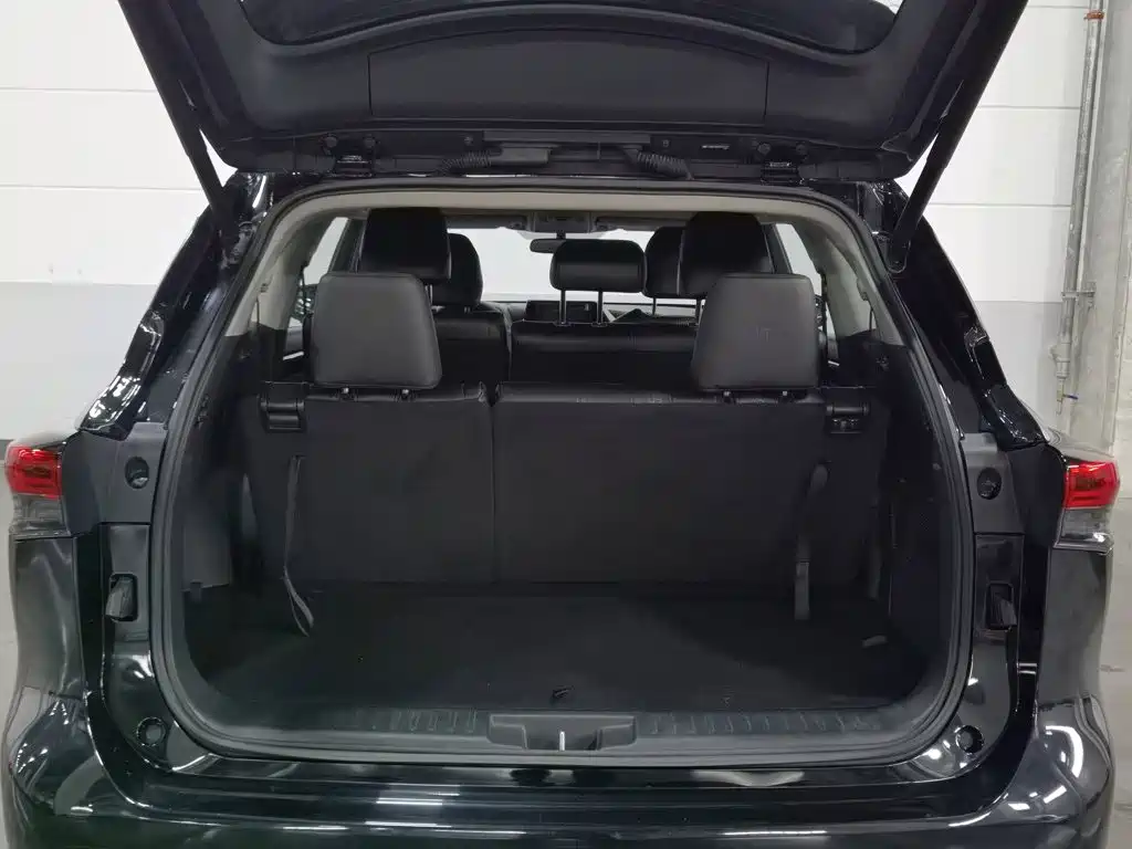 Фото 16 - Toyota Highlander