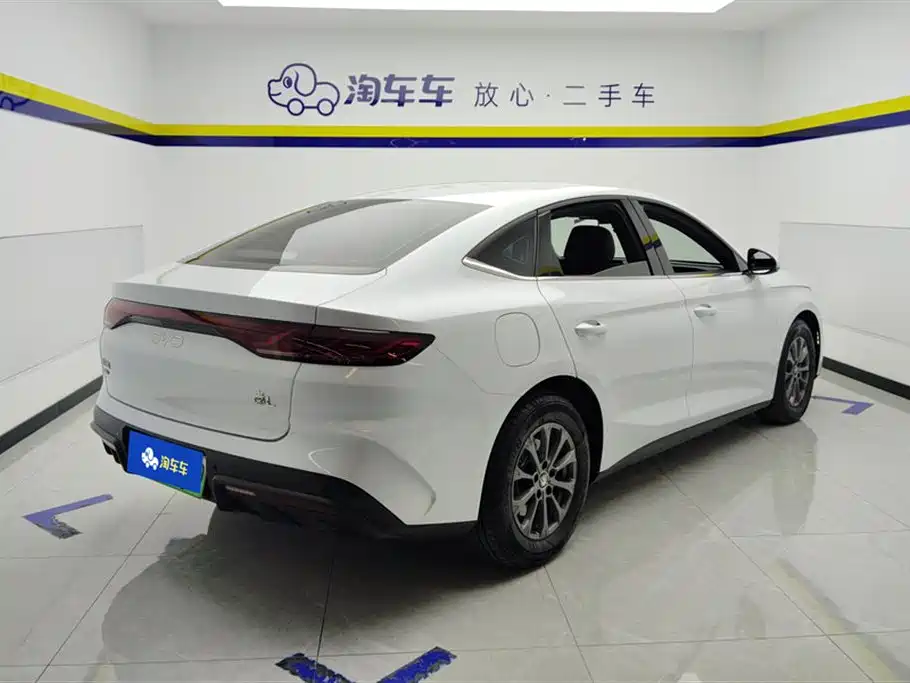 BYD Qin L 2024 DM-i 80KM Leading Edition фото 3
