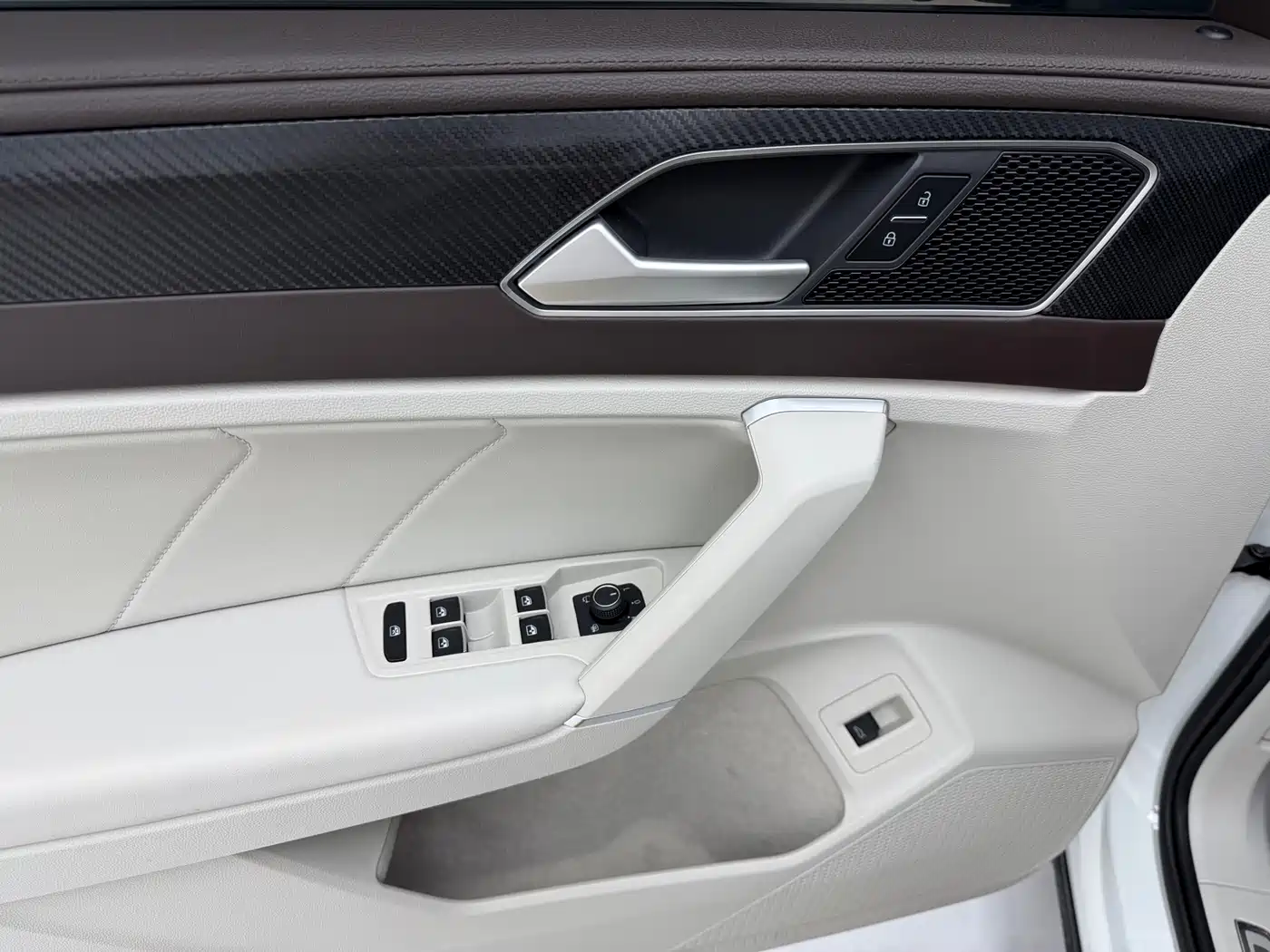 Volkswagen Tayron 2023 280TSI 2WD Luxury Plus Advanced Edition фото 10