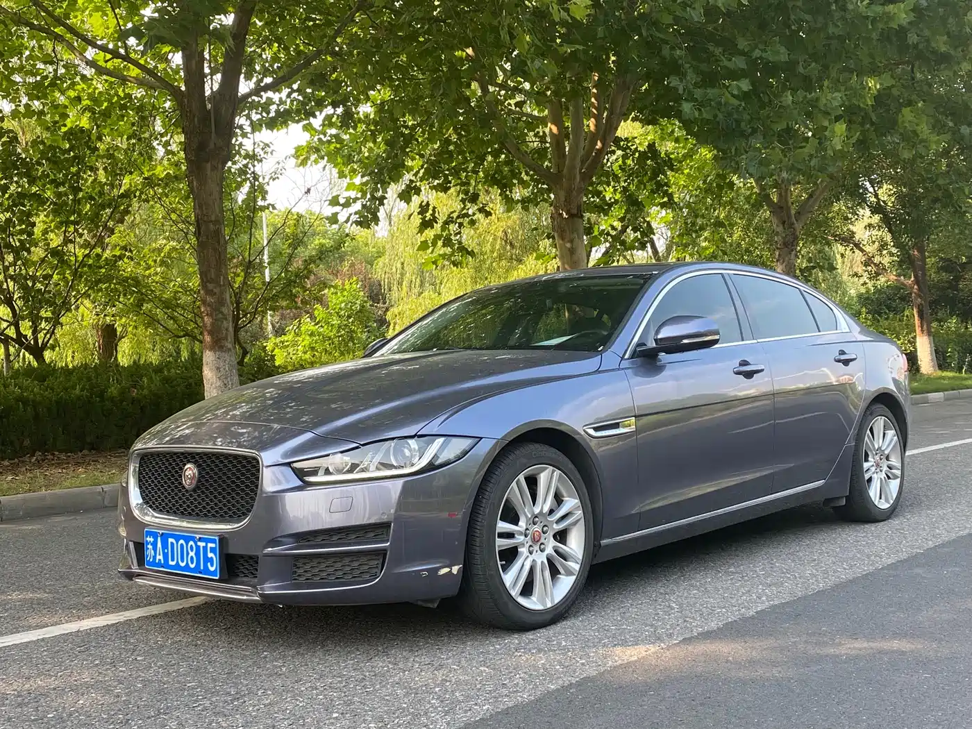 Фото 1 - Jaguar XEL