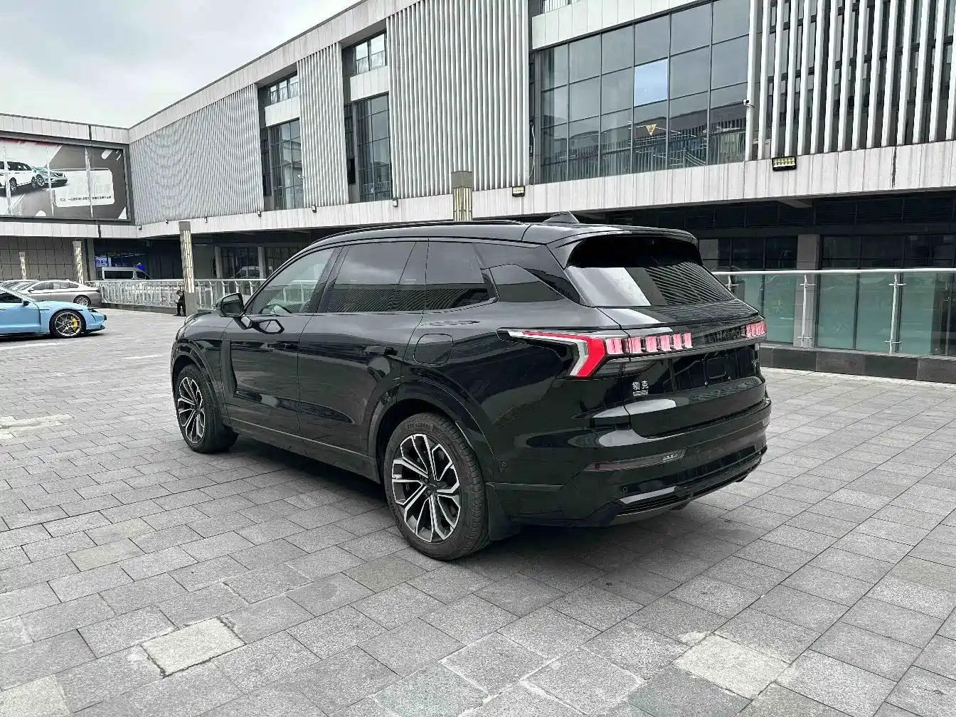 Lynk & Co 09 EM-P 2023 2.0TD EM-P Voyage PM 7-Seater фото 29