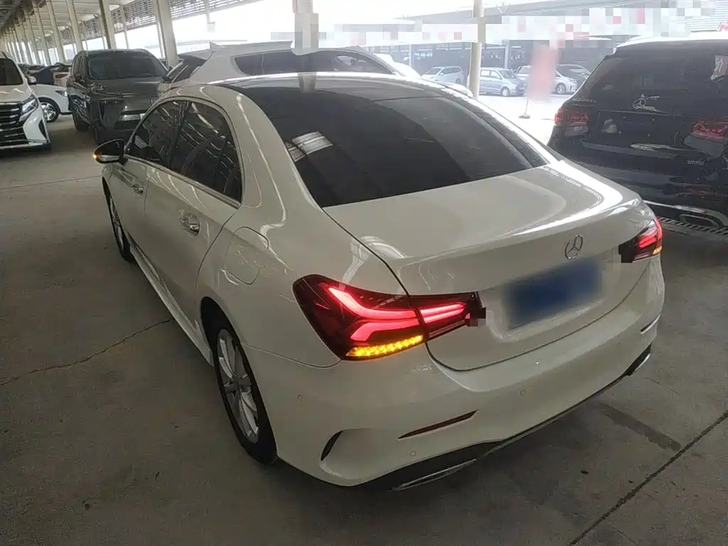 Mercedes-Benz A-Class 2021 A 200 L Sport Sedan Fashion Edition фото 23