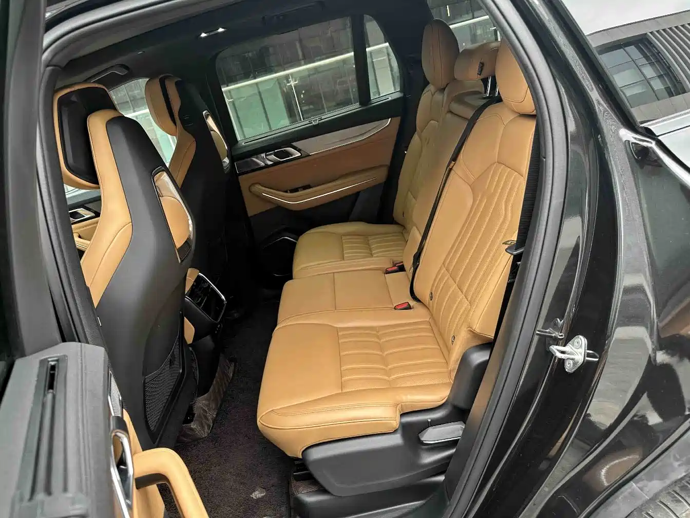 Lynk & Co 09 EM-P 2023 2.0TD EM-P Voyage PM 7-Seater фото 8