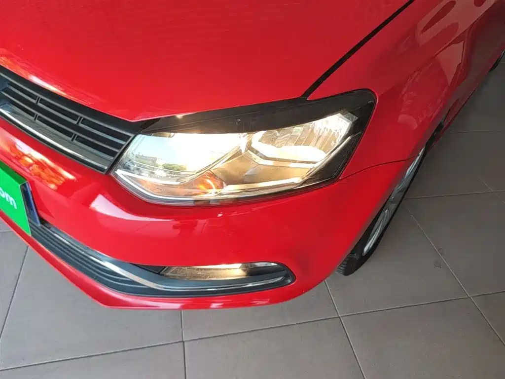 Volkswagen Polo 2014 1.6L Automatic Comfort Edition фото 24