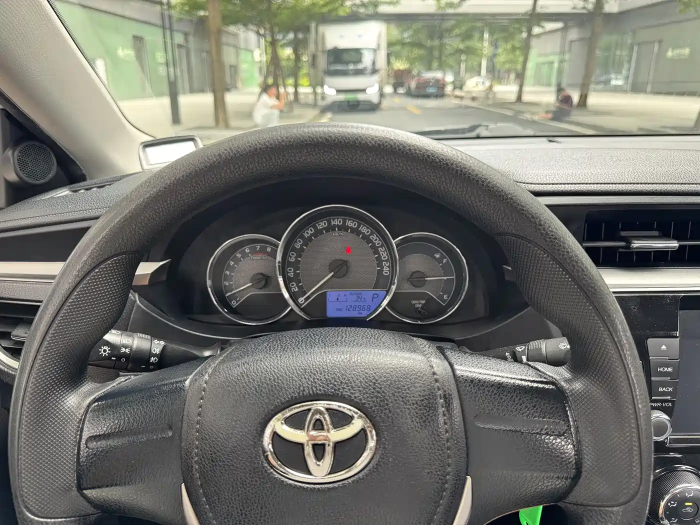 Toyota Corolla 2014 1.6L CVT GL фото 12