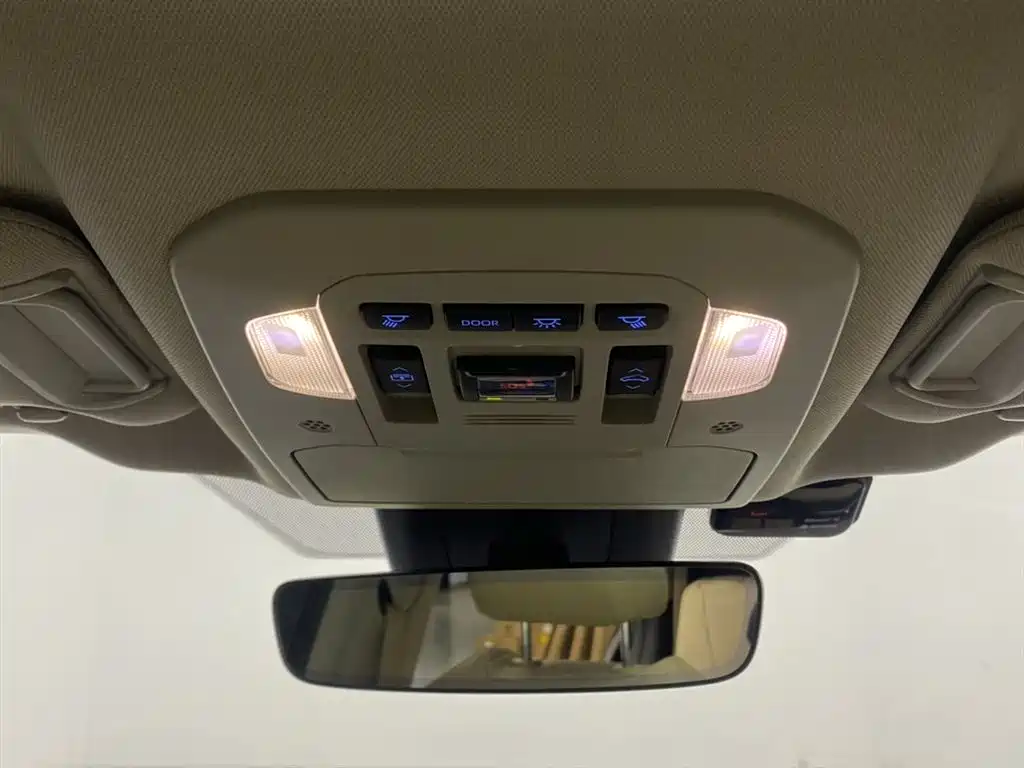 Toyota Highlander 2022 Dual Engine 2.5L 2WD Premium 7-Seater фото 28