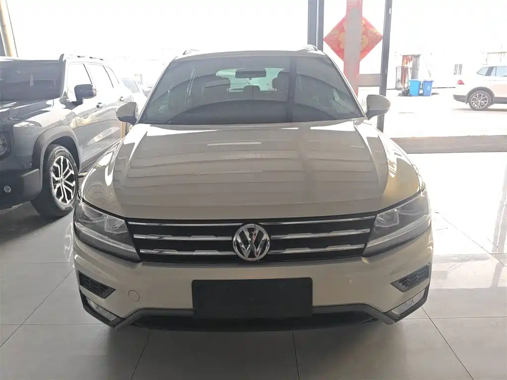Volkswagen Tiguan L 2017 330TSI Automatic 2WD Trend Edition фото 3