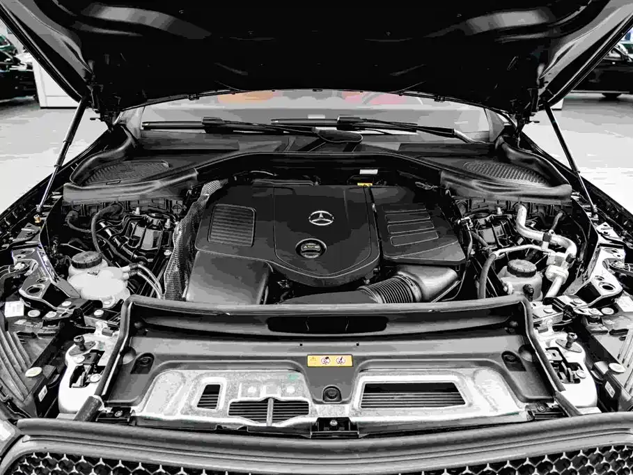 Mercedes-Benz GLC Coupe 2025 Facelift GLC 260 4MATIC Coupe SUV фото 23