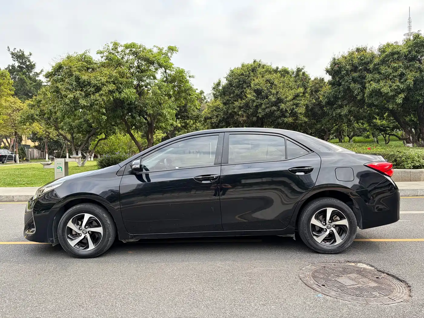Toyota Levin 2017 Facelift 185T CVT Elite (China V) фото 7