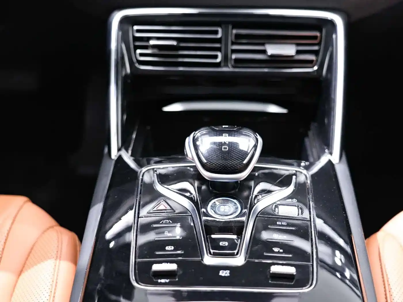 BYD Tang New Energy 2023 Model DM-i Champion Edition 112KM Honor фото 21