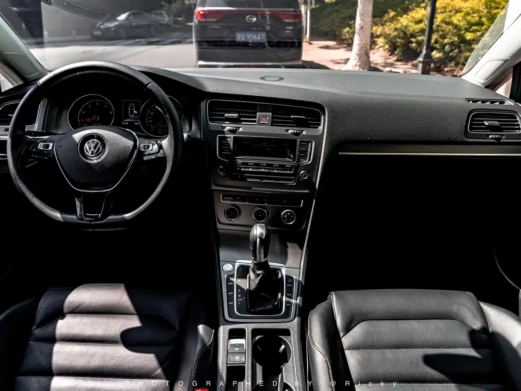 Volkswagen Golf 2015 1.4TSI Automatic Luxury фото 3