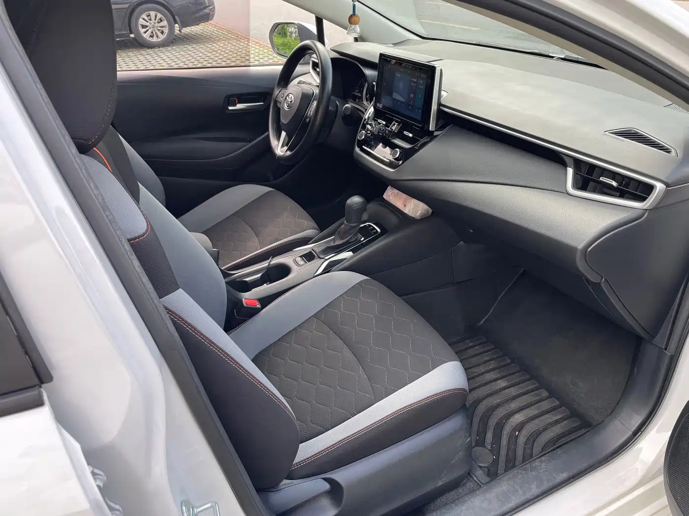 Toyota Corolla 2021 1.2T S-CVT Elite PLUS Edition фото 8