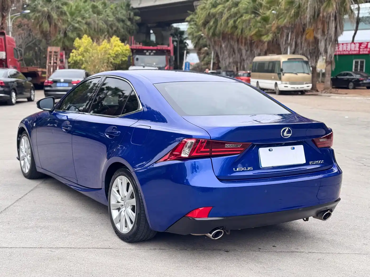 Lexus IS 2015 200t F SPORT фото 9