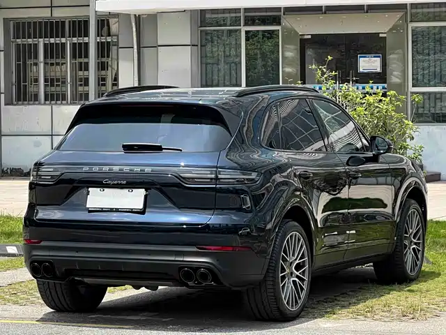 Porsche Cayenne 2023 Cayenne 3.0T Platinum Edition — фото 4