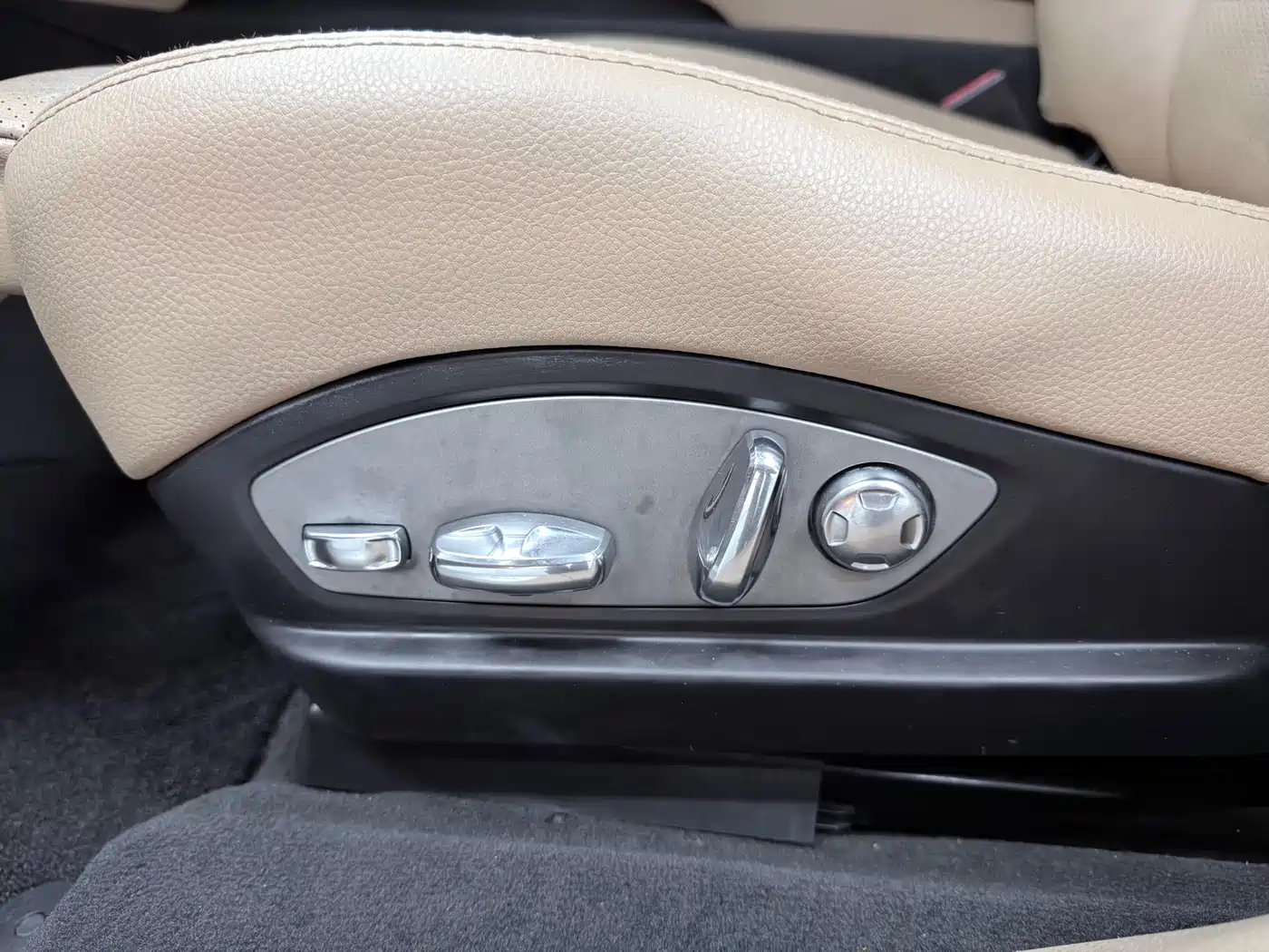 Porsche Panamera 2013 Panamera 4 Platinum Edition 3.6L фото 7