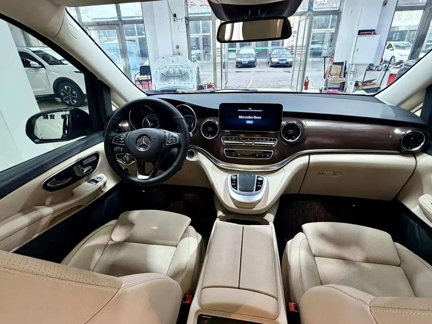 Mercedes-Benz V-Class 2022 V 260 Pilot Edition фото 16