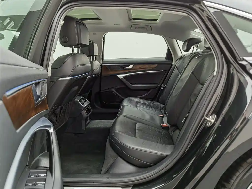 Audi A6L 2021 45 TFSI Exclusive Elegance фото 15