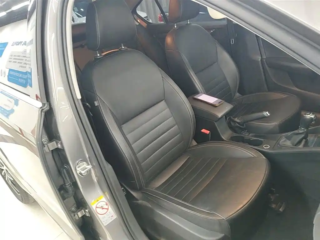 Škoda Octavia 2017 1.6L Automatic Smart Edition фото 25