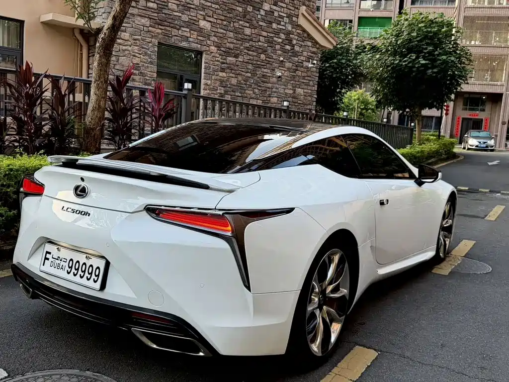 Photo 6 - Lexus LC