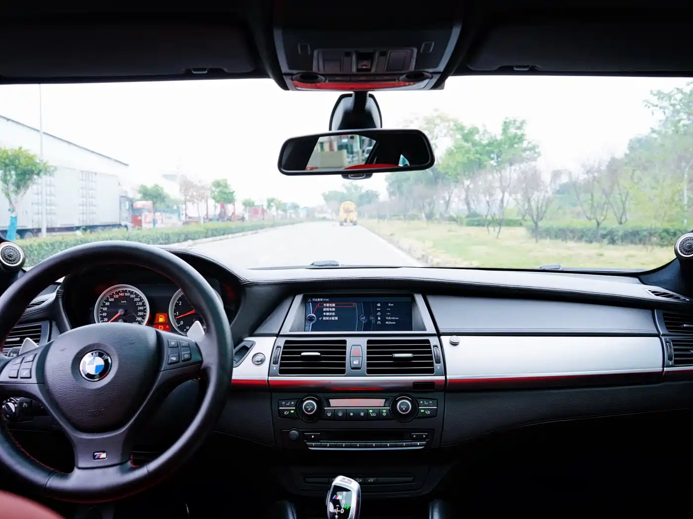 BMW X6 M 2010 X6 M фото 11