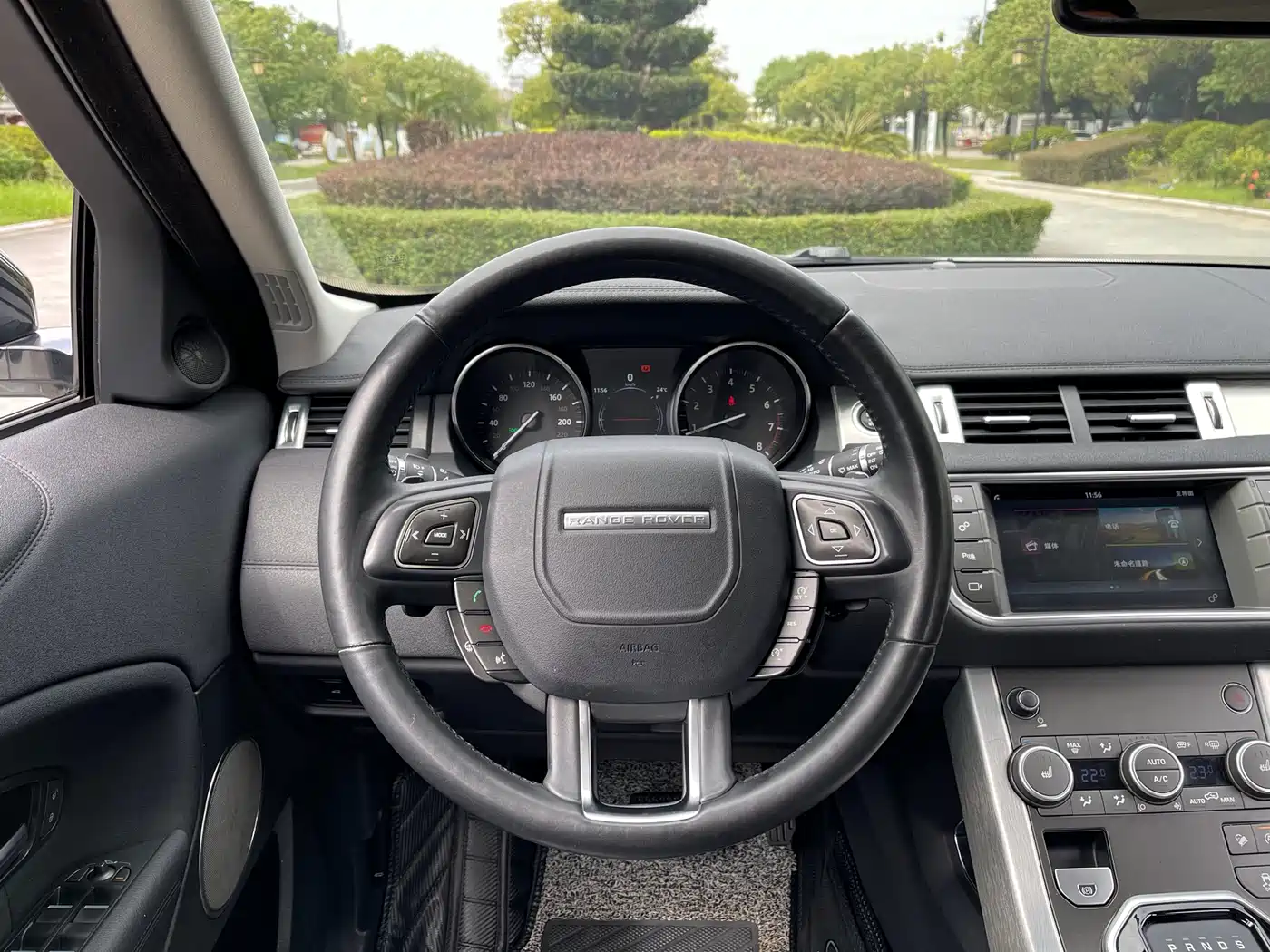 Land Rover Range Rover Evoque 2017 2.0T SE Smart Shine Edition фото 10