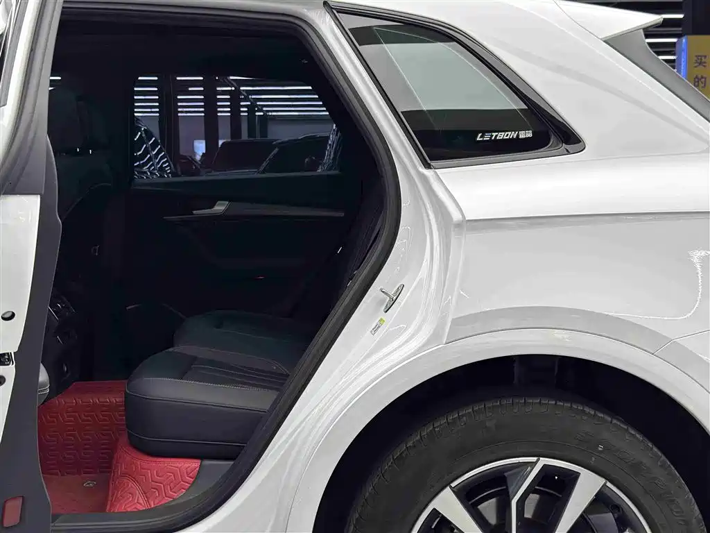 Audi Q5L 2023 40T Luxury Dynamic фото 7