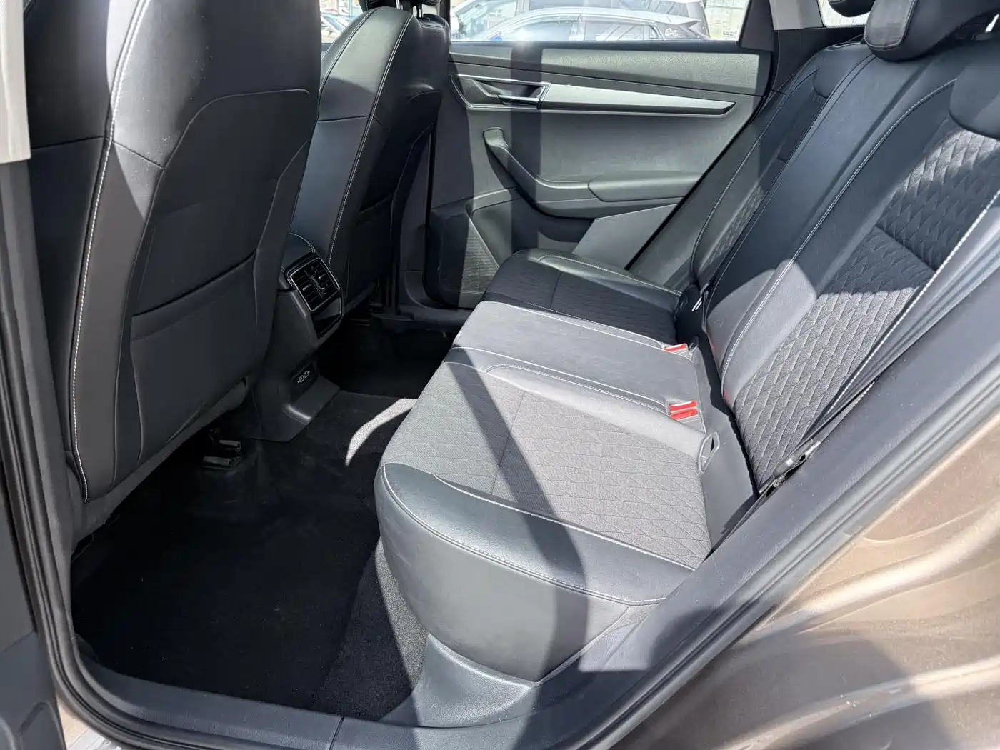 Škoda Karoq 2019 TSI280 Smart Drive Luxury Edition China VI фото 11
