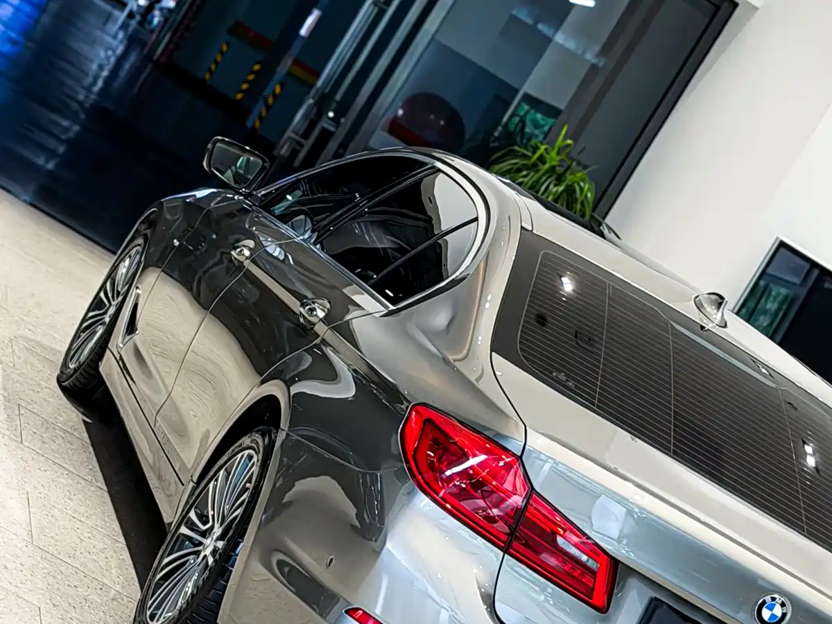 BMW 5 Series 2018 540Li Executive Version фото 14
