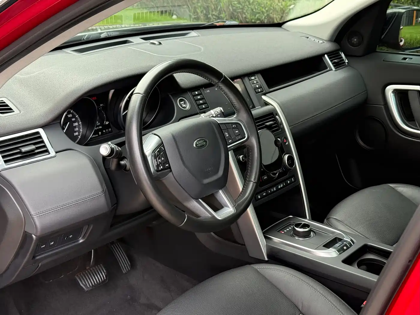 Land Rover Discovery Sport 2018 240PS SE Edition фото 19