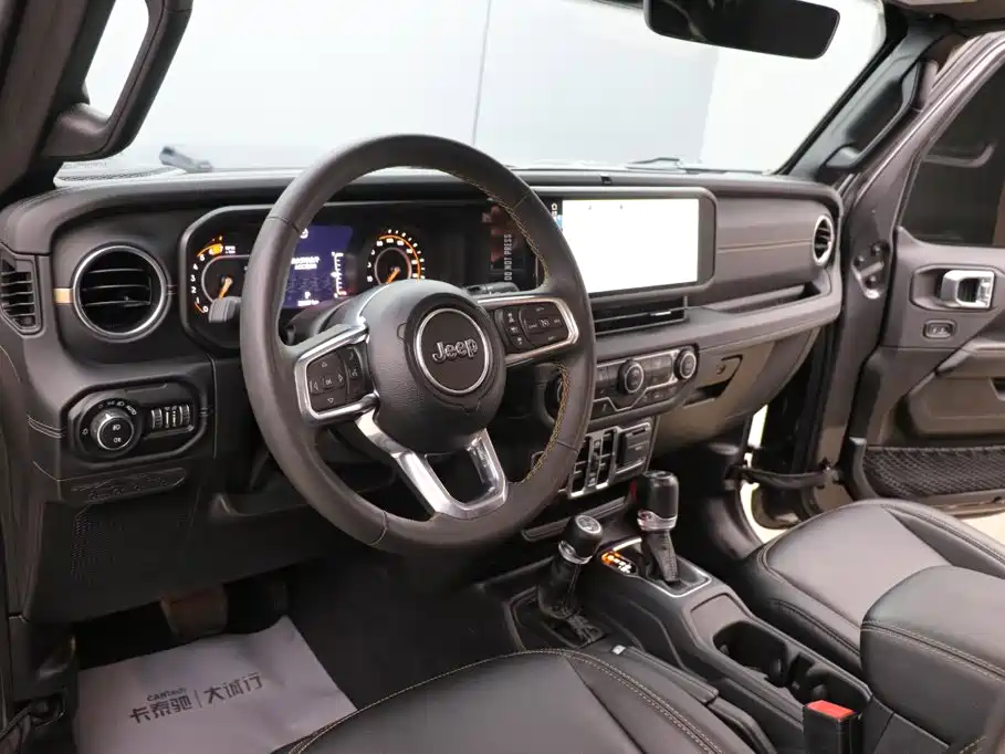 Jeep Wrangler 2024 2024 Model 2.0T Sahara Four-Door Version