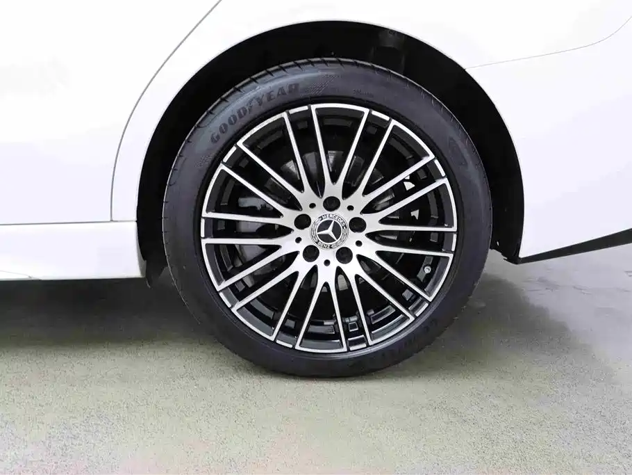 Mercedes-Benz C-Class 2024 C 260 L Sport фото 33