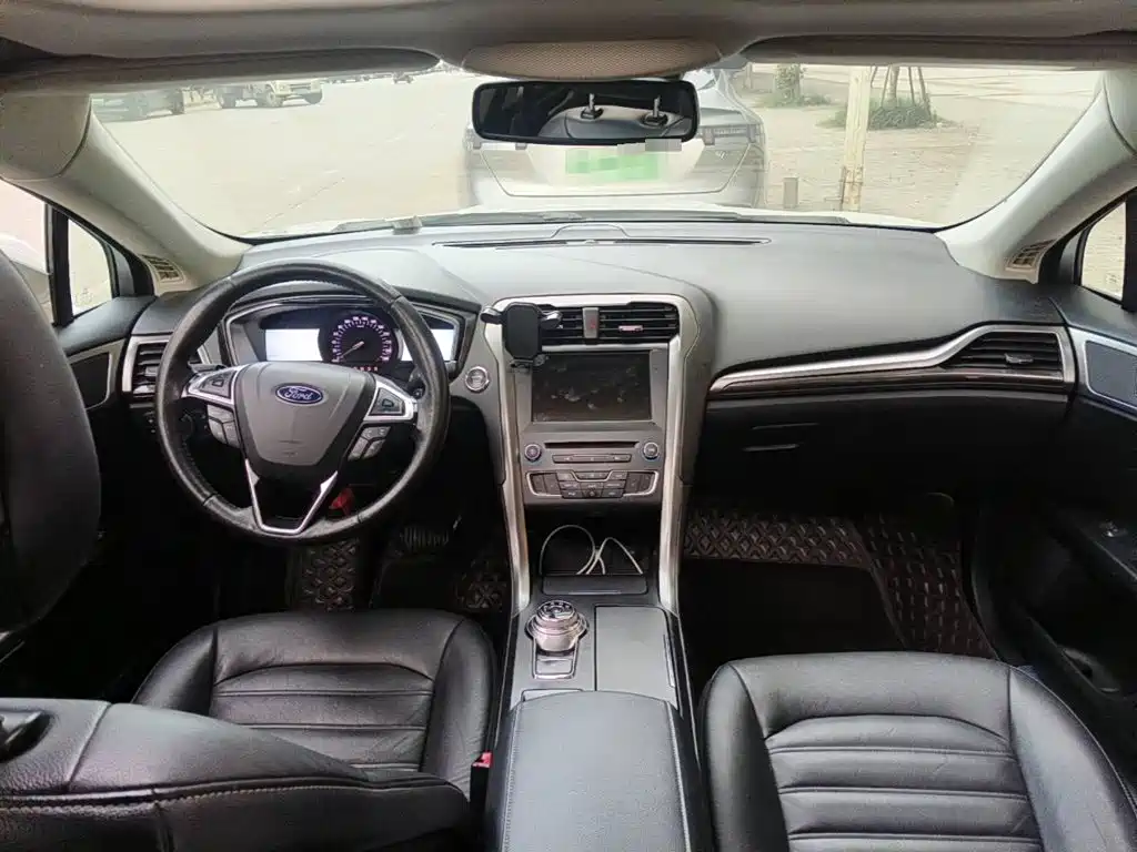 Фото 12 - Ford Mondeo